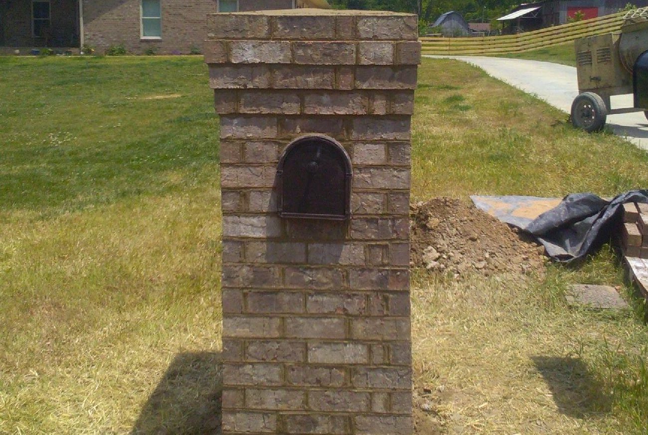 Custom mailbox design
